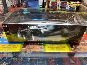 110190044 MINICHAMPS 1:18 MERCEDES PETRONAS 2019 HAMILTON NEW VERY RARE - Foto 1 di 11