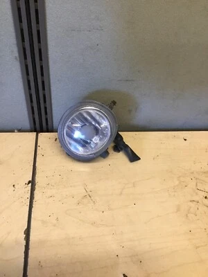 Противотуманные фары со стороны пассажира 2004 Mazda MPV - Изображение 1 из 2