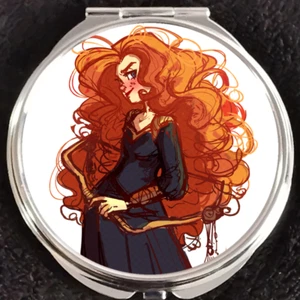 Princess Merida Brave Red Hair Bow Gift Beauty Disney Makeup Compact Mirror - Picture 1 of 2
