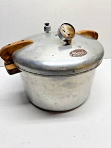 16 QT Pressure Cooker/Canner National Presto No 7 w/ Accessories- good condition - Picture 1 of 12