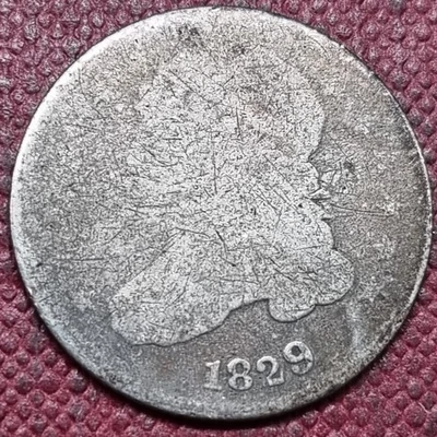 Монета номиналом 10 центов 1829 с изображением бюста и крышкой бывшая в обращении No96796 - Изображение 1 из 2