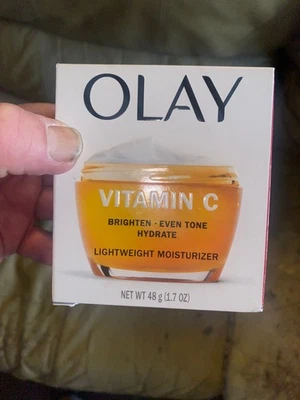 Olay Vitamin C Weght 1.7 Oz - Image 1 of 4