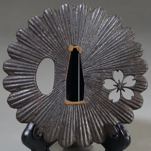 Japanischer Samurai Eisen Tsuba Rüstungsmacher Kirschblüte Kikka Design Antik - Bild 1 von 12