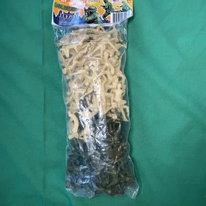 TimMee Plastic Army Men - OD Green vs Tan 100pc Toy Soldier Figures Made in USA - Bild 1 von 7