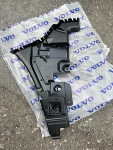 Bumper Bracket Mount Rear Left VOLVO XC60 MK2 2017 Original 31425225 - Picture 1 of 3