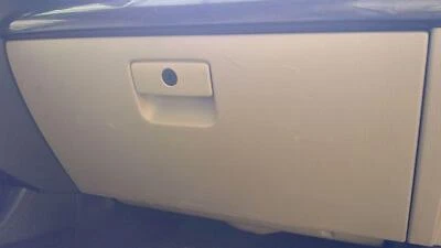 Compartimento guantera Kia Sorento 2011-2013 - bronceado OEM 847601U000J7 Foto 1 de 2