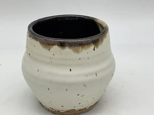 Vintage Tasse handgeworfen und glasiert weiß - Bild 1 von 6