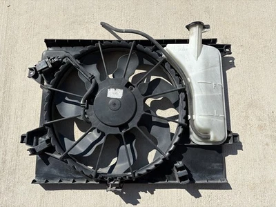 2012-2019 Kia Soul 1.6L 2.0L Engine Radiator Cooling Fan Assembly w/ Shroud, OEM Foto 1 de 4