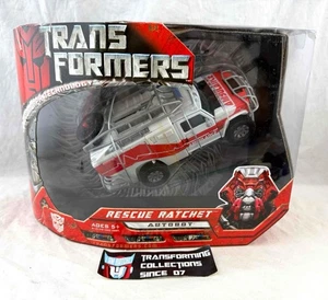 Transformers 2007 Movie Voyager Class Rescue Ratchet MISB - Picture 1 of 2