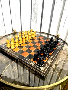 Ein Schachspiel im antiken Stil Vintage - Bild 1 von 4