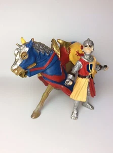 Escudo de armas Plastoy Fantasy Medieval Caballo de Guerra León y figura de caballero de pie - Imagen 1 de 8