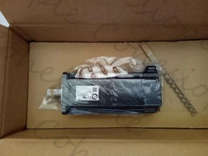 1PZ Servomotore Yaskawa SGMAV-08ADA2C SGMAV08ADA2C Nuovo - Foto 1 di 2