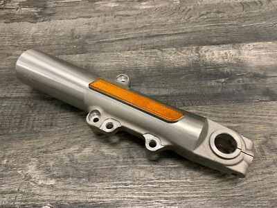 Horquilla exterior inferior derecha Harley Davidson Road Street Glide King 2014-2016 OEM #82  Foto 1 de 4