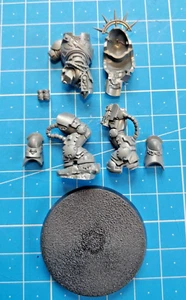 Captain Gravis Bits Torso Body Legs Iron Halo Primaris Space Marines 40k Bitz - Foto 1 di 2