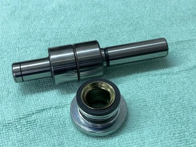 Cojinete y sello de bomba de agua Cadillac 1955 1956 1957 1958 1959 1960 1961 1962 Foto 1 de 2