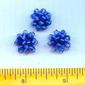 Set regalo Sue's 3 fiocchi fatti a mano per la tua casa delle bambole formato # BLU REALE - Foto 1 di 2