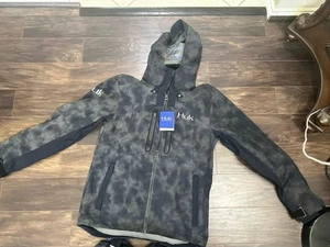 BRANDNEU HUK Herren Leviathan Regenanzug Jacke und Latzhose Größe Herren Small - Bild 1 von 5