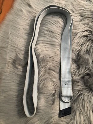 Lululemon Loop It Up Yoga Mat Correa Algodón Azul Gris Rayas Cinch Logo Foto 1 de 4