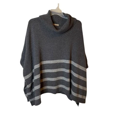 Suéter poncho Banana Republic feminino listrado cinza gola alta tamanho grande - Imagem 1 de 4