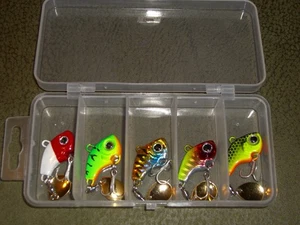 Jig Spinner Set 5-er 15g mit Box Hecht Barsch Forelle Döbel Zander Rapfen - Bild 1 von 1