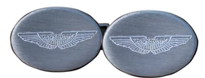 Gemelos grabados Aston Martin con lata y bolsa de regalo - Imagen 1 de 1