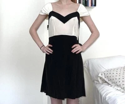 Vestido Miu Miu Marfil y Negro Cuello en V Hasta la Rodilla, 100% Seda, Talla 40 Foto 1 de 4