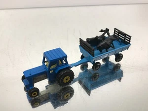 MATCHBOX SUPERFAST 46 TRACTOR + HAY TRAILER + FIGURES -BLUE L13.5cm- GOOD - 375 - Picture 1 of 7