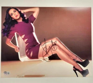 Autógrafo de Katy Perry firmada 11x14 Teenage Dream ~ Beckett BAS Holo - Imagen 1 de 3