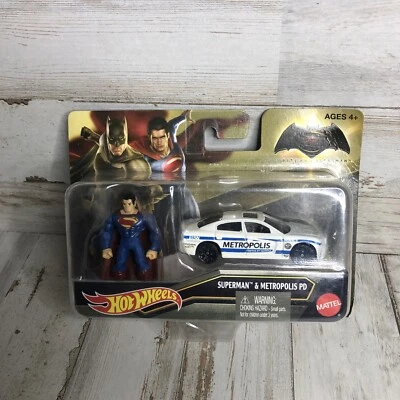 SUPERMAN AND METROPOLIS PD, (COCHE + FIGURA) HOTWHEELS MODELO DE COCHE FUNDIDO A PRESIÓN 1:64 Nuevo BvS Foto 1 de 4