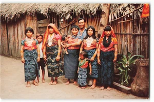 Postcard Familia tipica de indios de San Blas, Panama FF-079 VTG ME4. - Picture 1 of 2