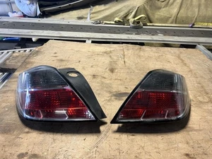 ASTRA MK5 VXR 3-DOOR GENUINE GM TINTED REAR LIGHTS PAIR - Picture 1 of 3