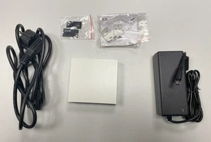 Axis Companion Switch 4-Port 10/100 Mbps PoE+ / Modell 5801-354 / Neu - Bild 1 von 6