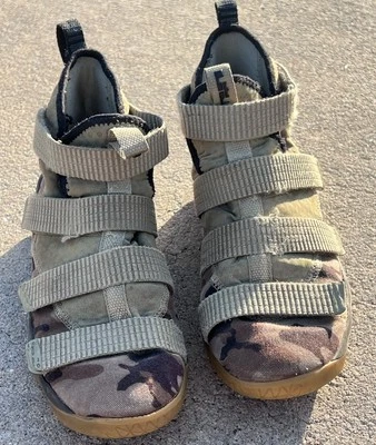 ZAPATILLAS Nike Lebron Soldier XI Camufladas Militares Talla 6.5 Foto 1 de 4