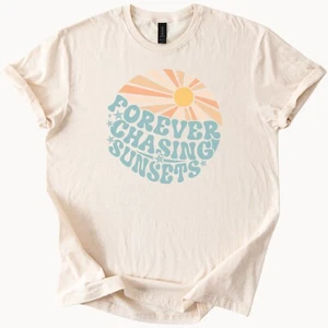 Chasing Sunsets Tee Retro Graphic Shirt Summer Vacation Top - Picture 1 of 6