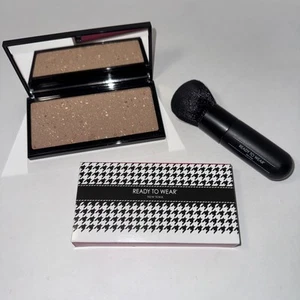 Polvo bronceador acabado alta costura listo para usar tamaño 0,92 oz con cepillo - Imagen 1 de 4