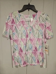 Haut chemisier pull manches courtes Alfred Dunner petit géométrique couleurs pastel neuf avec étiquette - Photo 1/5