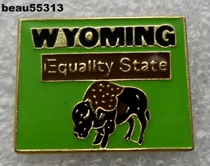 ⭐WYOMING STATE USA IDEAL FÜR HARLEY INDIANER WESTE JACKE HUT REISE PIN - Bild 1 von 1
