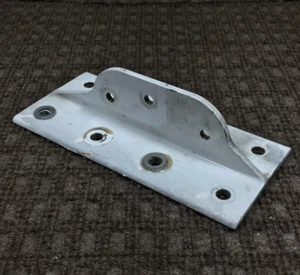 Cirrus SR22 P/N - 11234-001 Inboard Flap Bracket - As Removed - Picture 1 of 6