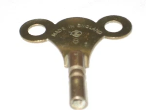 Llave de reloj de latón Progress popular de colección número 8 ""P in Spade"" Hecho en Inglaterra" - Imagen 1 de 4