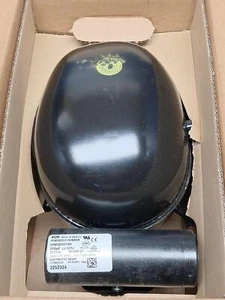 Compresor de refrigeración EMBRACO NE2134Z 1/3HP 115V 1PH 60HZ R-134A LBP/MBP - Imagen 1 de 9