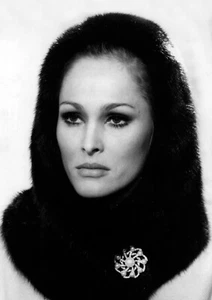 Ursula Andress Monochrome Photo Print 13 (A4 Size-210 x 297mm-8.5" x 11.75") - Picture 1 of 2