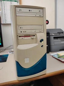 PC Desktop Pentium 4 GeForce FX5500 AGP Win XP LEGGERE - Foto 1 di 8
