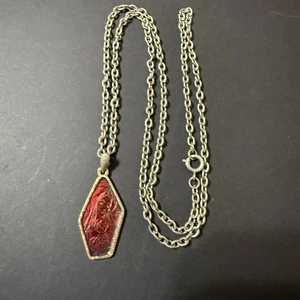 Vintage Art Deco Virgin Mary With Jesus Necklace Red Enamel On Gold Tone - Picture 1 of 7