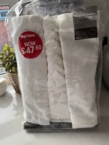 Debenhams Fine Linen Co Rectangle Table Cloth Set In White 270 X 180 Cm - Picture 1 of 5