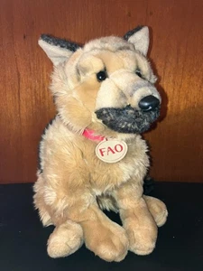 Peluche realista FAO Schwarz Toys R Us 2015 14" perro pastor alemán sentado - Imagen 1 de 11