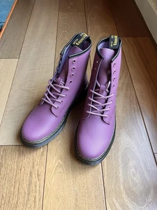 NWOB Dr. Martens Women’s Zavala Bootie Leather Lavender Purple Size 8 - Picture 1 of 6