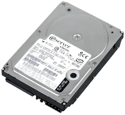 Disco Rigido IBM 24P3708 IC35L146UWDY10-0 146.8GB 10000RPM 8MB SCSI 68-pin 3.5" - Immagine 1 di 3