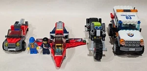 LEGO City lotto di 4 veicoli incompleti e 2 minifigure - Foto 1 di 9