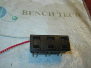 Tomas de corriente Kenwood modelo KR-A57R conmutadas 600 W máximo CA 120 - Imagen 1 de 2