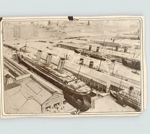 Row of STEAMSHIPS Docked in NEW YORK Harbor 1913 Press Photograph - Picture 1 of 2